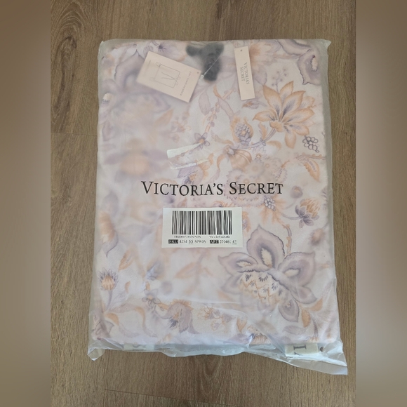 NWT Victoria's Secret 2-in-1 Packable Towel Backpack - Picture 5 of 7